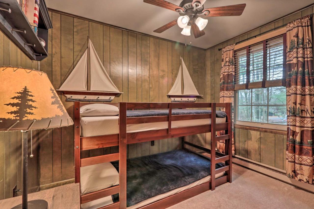 Poconos Home With Game Room Walk To Lake Harmony! Extérieur photo